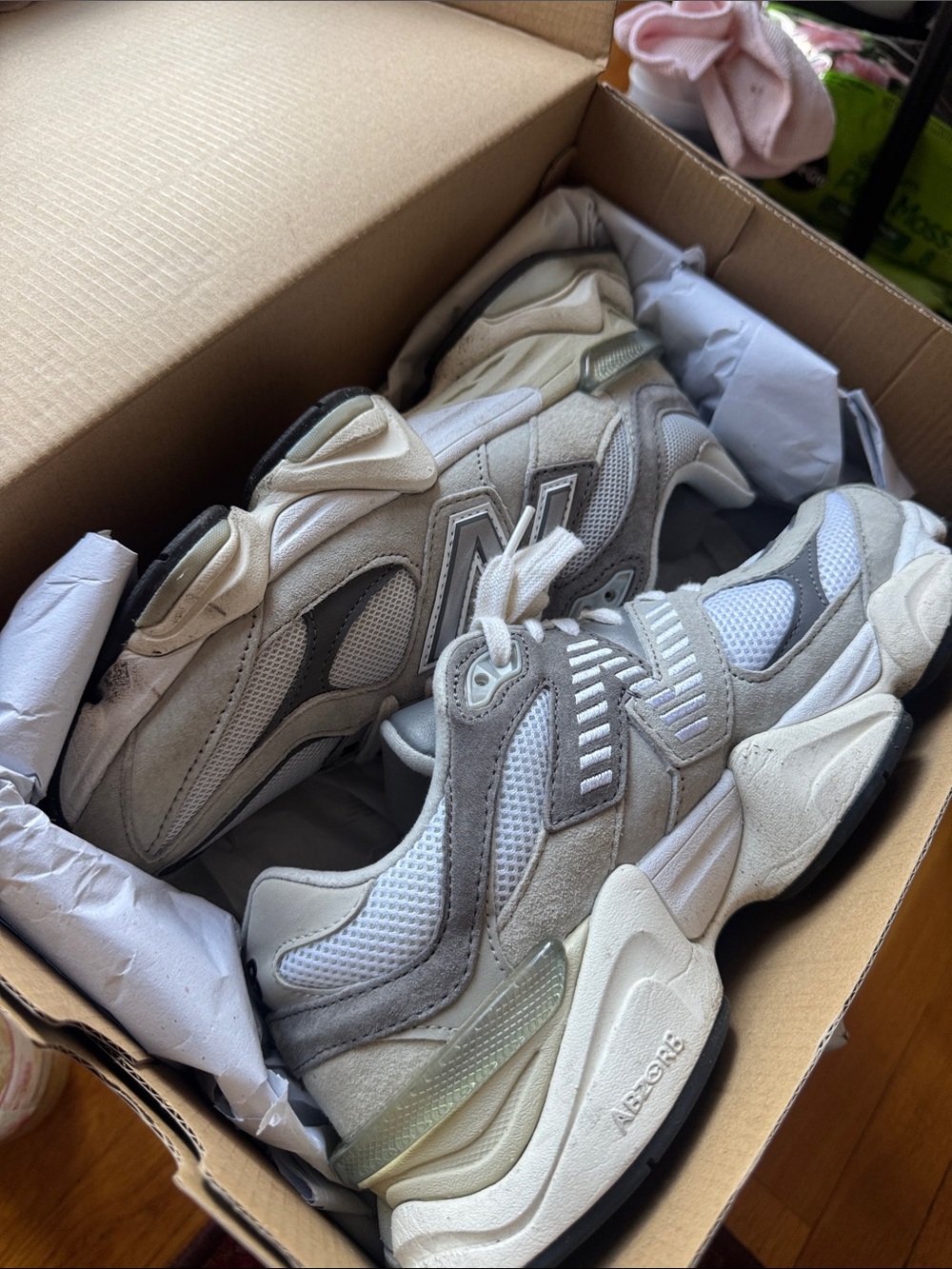 New Balance Women’s Grey & White 9060 size 9.5